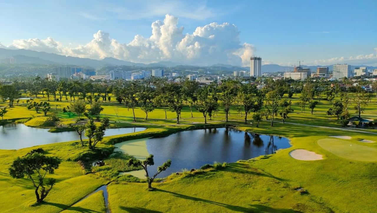 Dreamy 2Br Condo, With A Golf Course View Cebu Esterno foto