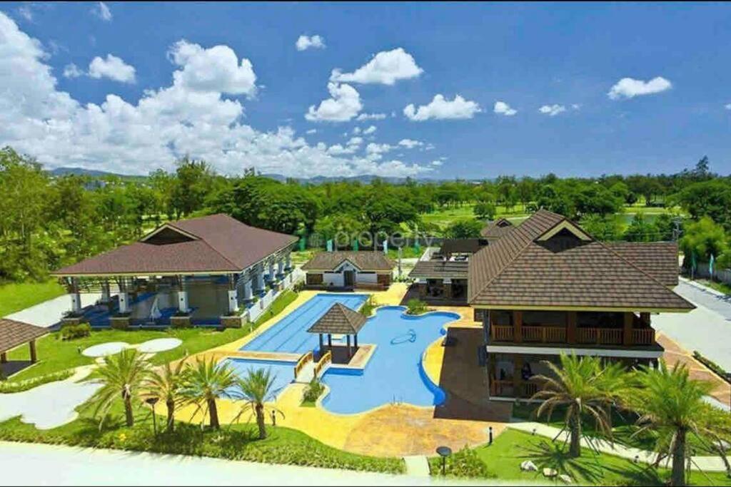 Dreamy 2Br Condo, With A Golf Course View Cebu Esterno foto