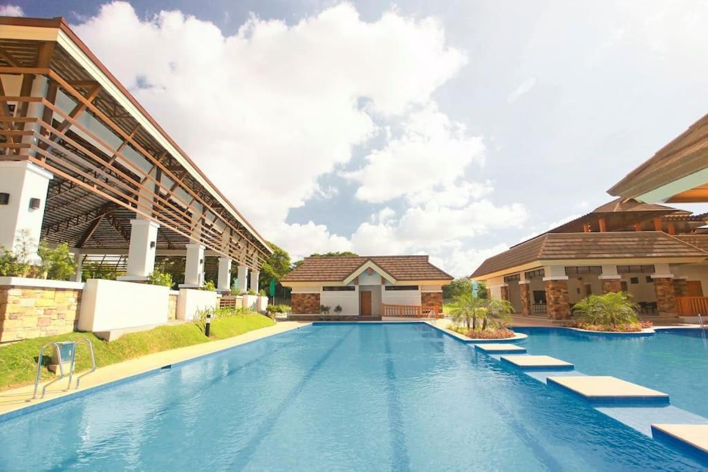 Dreamy 2Br Condo, With A Golf Course View Cebu Esterno foto