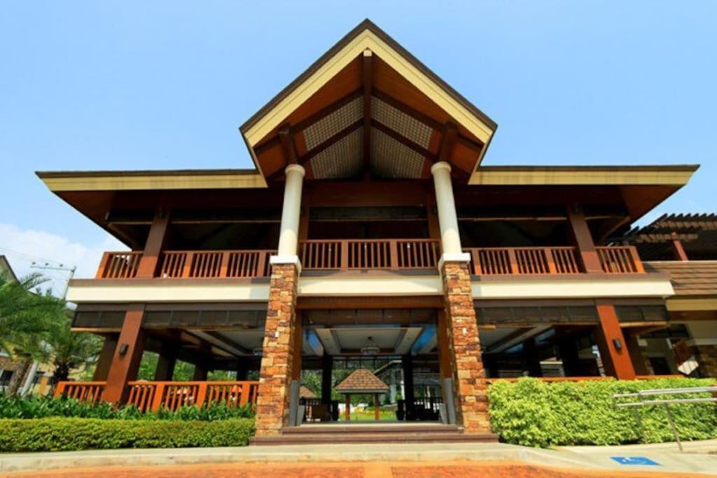 Dreamy 2Br Condo, With A Golf Course View Cebu Esterno foto