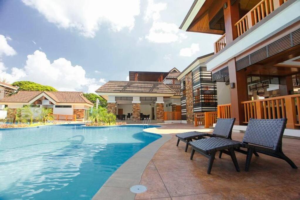 Dreamy 2Br Condo, With A Golf Course View Cebu Esterno foto