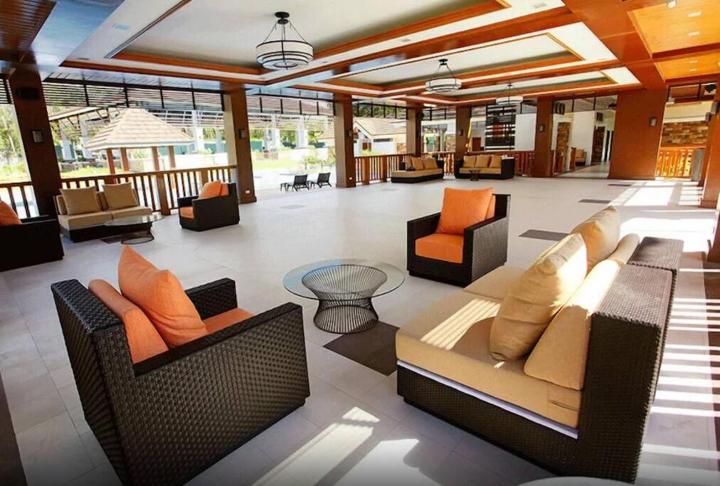 Dreamy 2Br Condo, With A Golf Course View Cebu Esterno foto