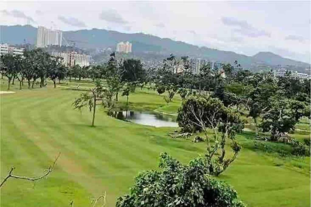 Dreamy 2Br Condo, With A Golf Course View Cebu Esterno foto